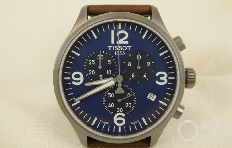 天梭大型腕錶繫列速馳演繹出獨有的風採，彰顯張揚濃郁的都市風格